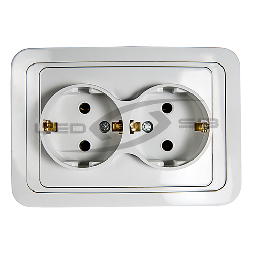 Розетка 2ая СП с з/к CLASSICO белая 2128