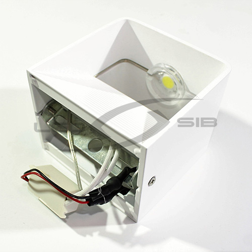 светильник ls настенный двухсторонний 3w 100x100x80mm ip65 (белый корпус) Светильник LS настенный двухсторонний 3W 100x100x80mm IP65 (белый корпус)